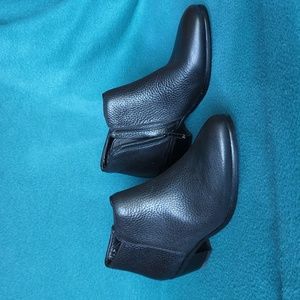 Sam Edelman booties - never worn